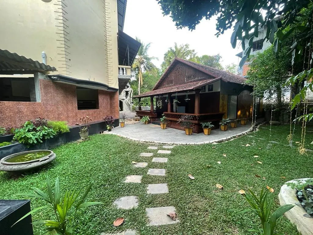 מלון Balarampuram Kalpadiyil